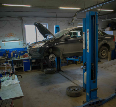 Замена всех накладок задних тормозных колодок Ford B-Max 1.0 EcoBoost 120 л.с. 2012-2015